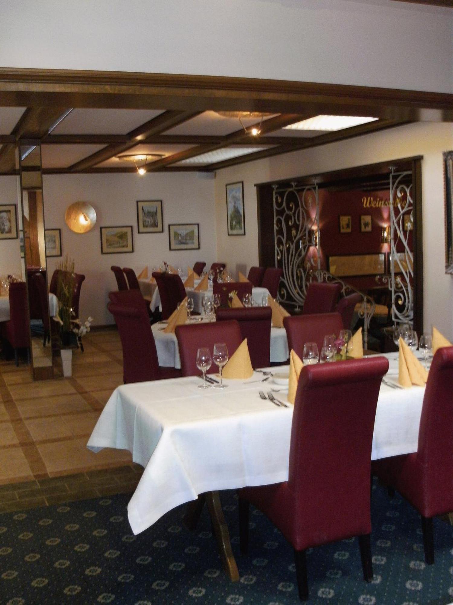 Weinhotel Hubertus Garni Klotten Dış mekan fotoğraf